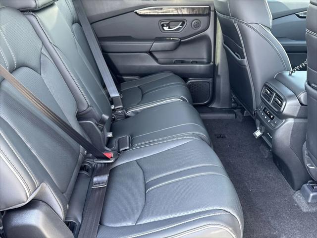 new 2025 Honda Pilot car, priced at $51,093