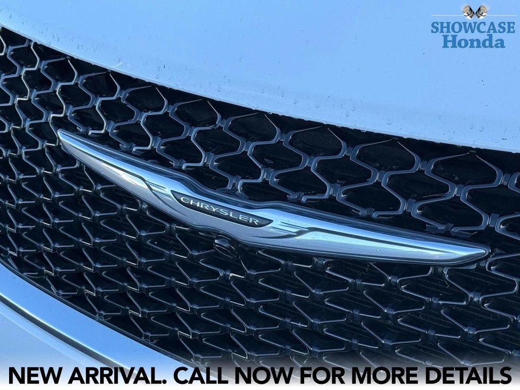 used 2024 Chrysler Pacifica Hybrid car, priced at $24,623