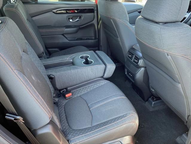 new 2025 Honda Pilot car, priced at $40,572