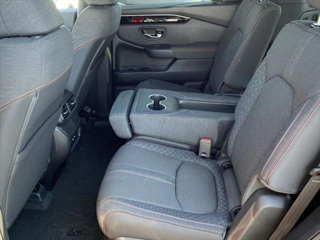 new 2025 Honda Pilot car, priced at $40,572