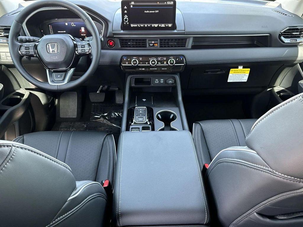 new 2025 Honda Pilot car, priced at $50,666