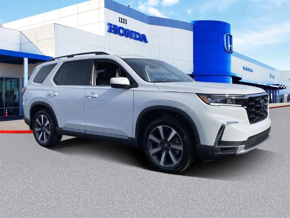 new 2025 Honda Pilot car, priced at $45,019