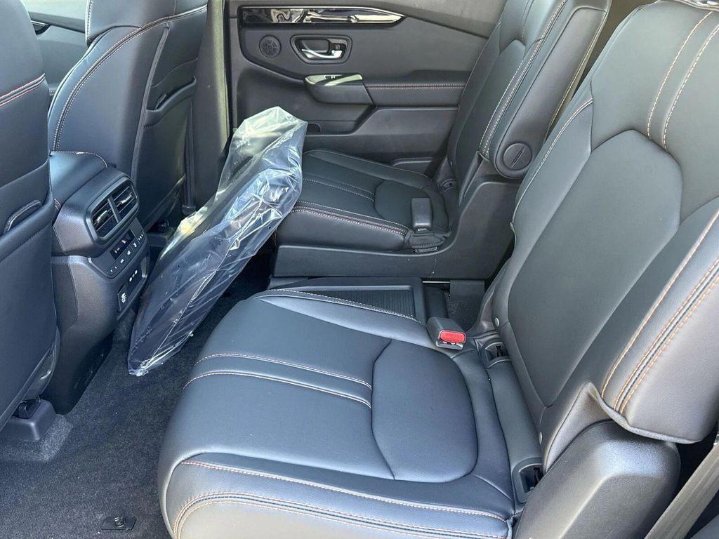 new 2025 Honda Pilot car, priced at $49,084
