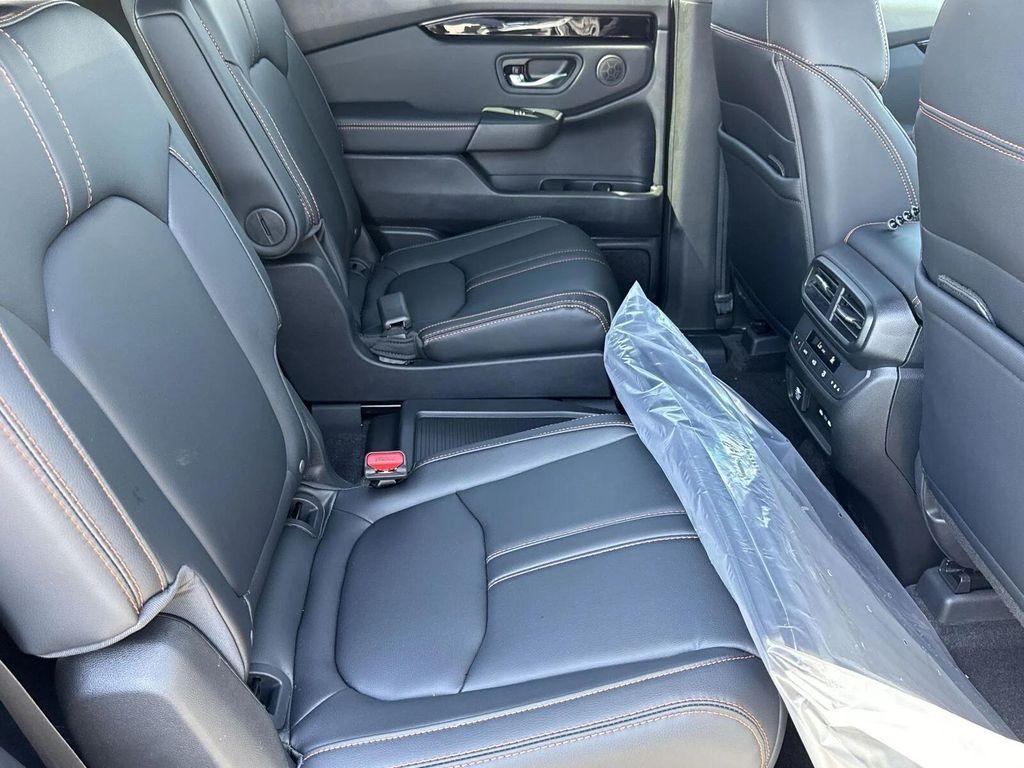 new 2025 Honda Pilot car, priced at $49,084
