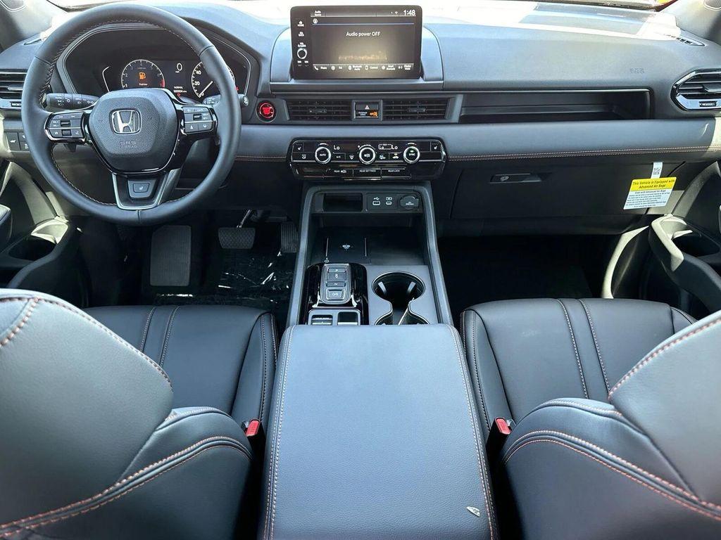 new 2025 Honda Pilot car, priced at $49,084