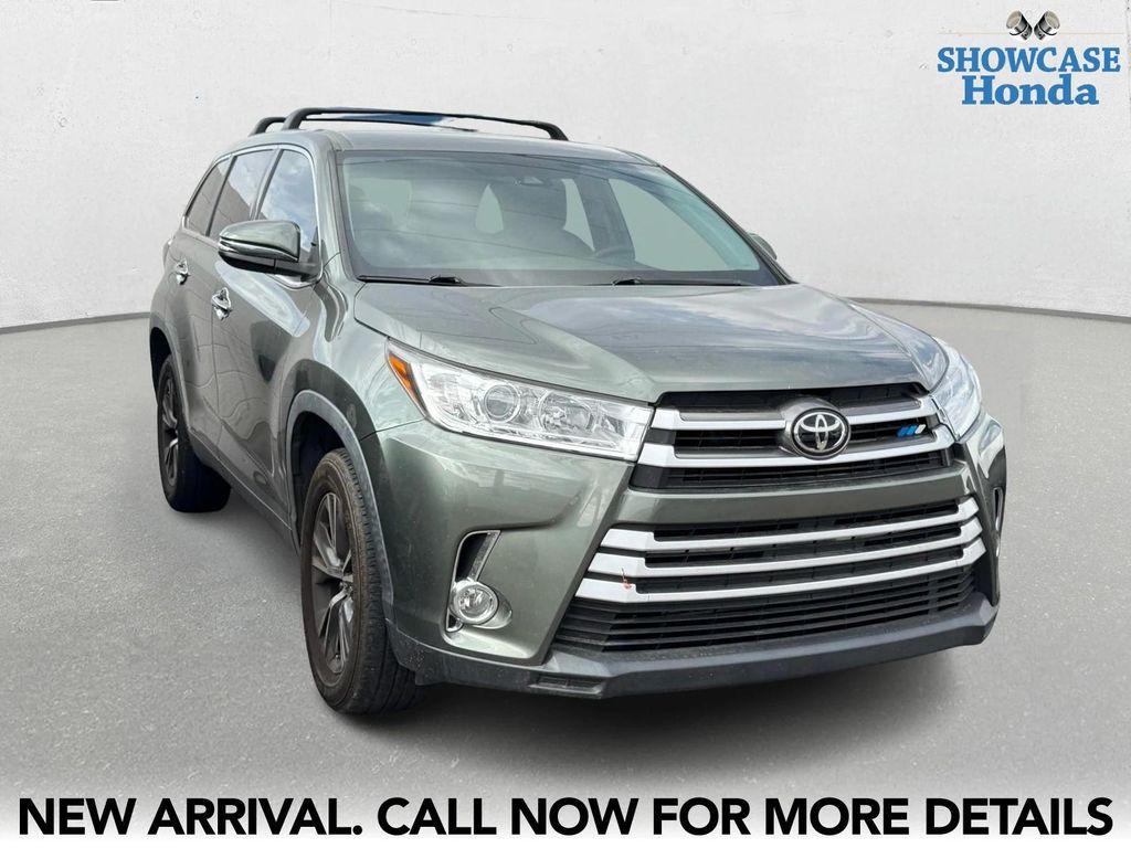 used 2019 Toyota Highlander car, priced at $26,998
