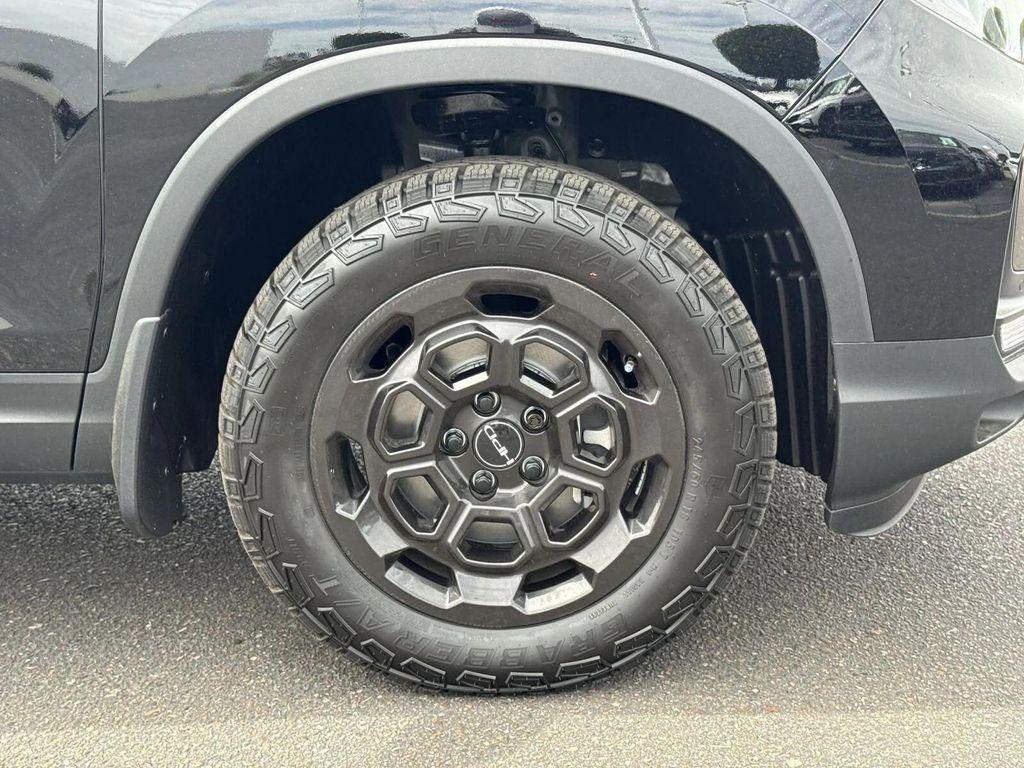 new 2025 Honda Ridgeline car, priced at $45,907