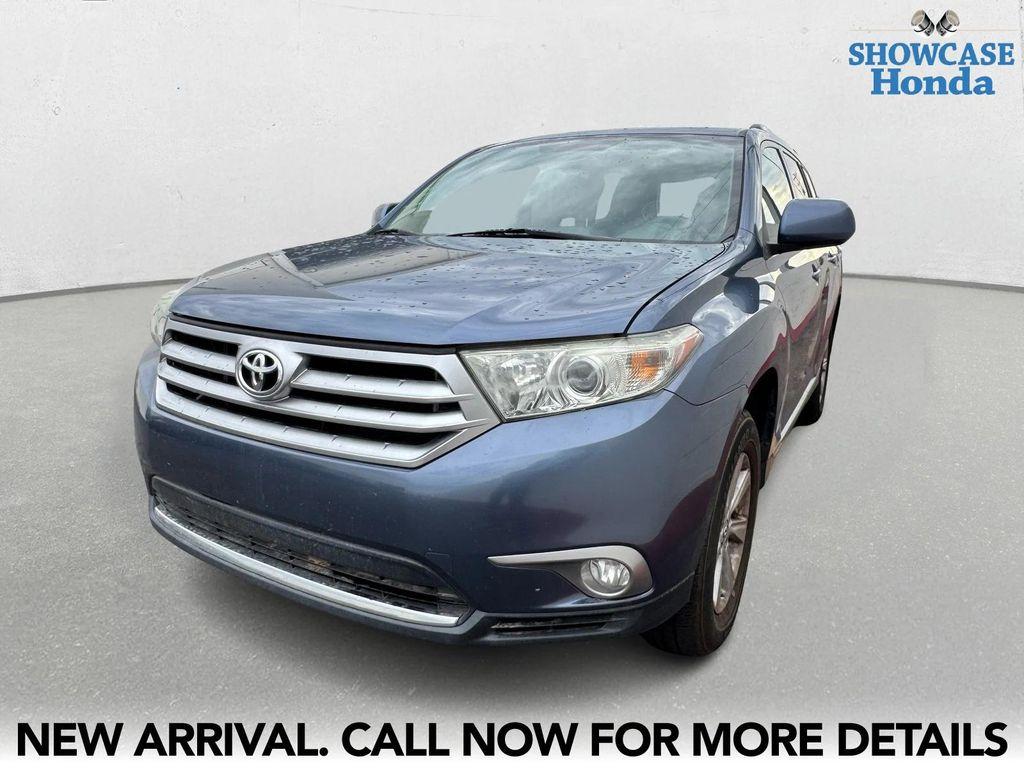 used 2013 Toyota Highlander car, priced at $11,800