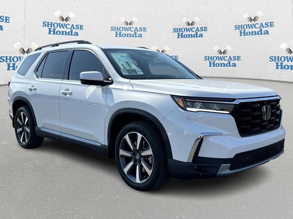 new 2025 Honda Pilot car, priced at $51,138