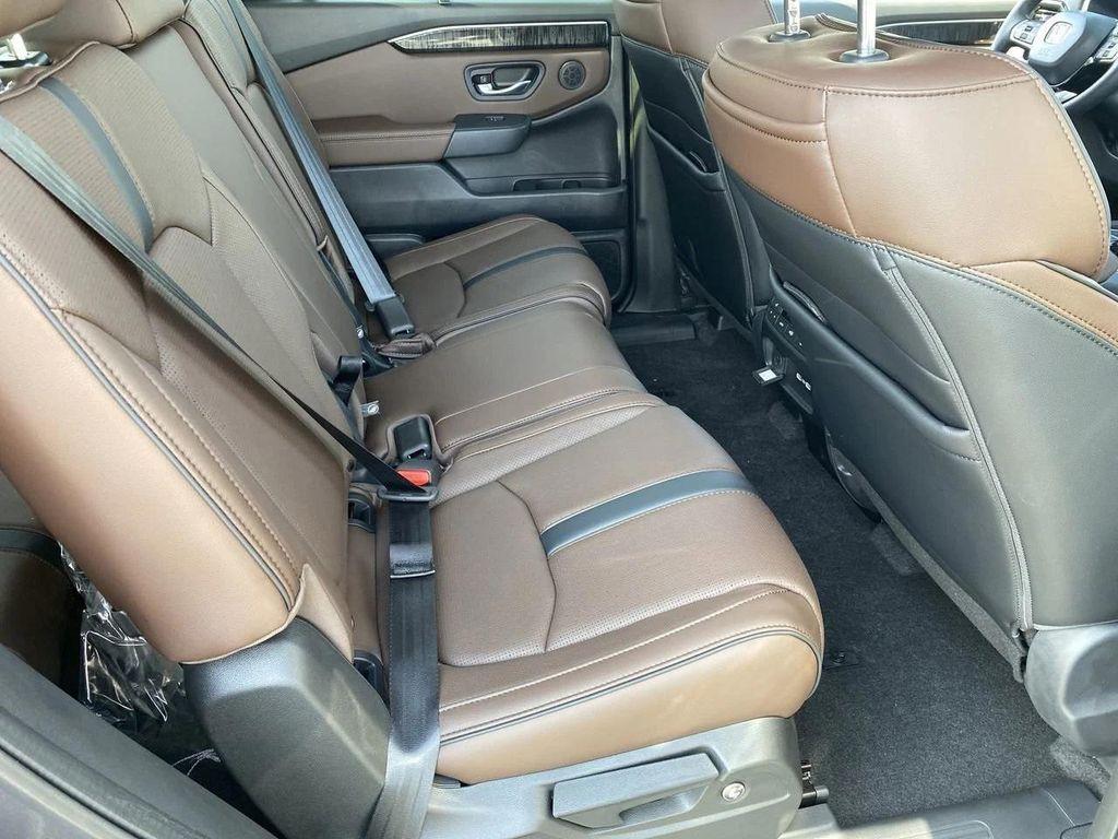 new 2025 Honda Pilot car, priced at $51,138