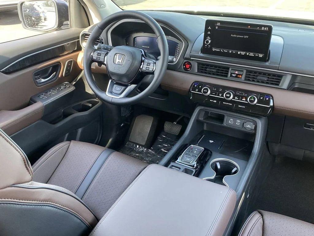 new 2025 Honda Pilot car, priced at $51,138