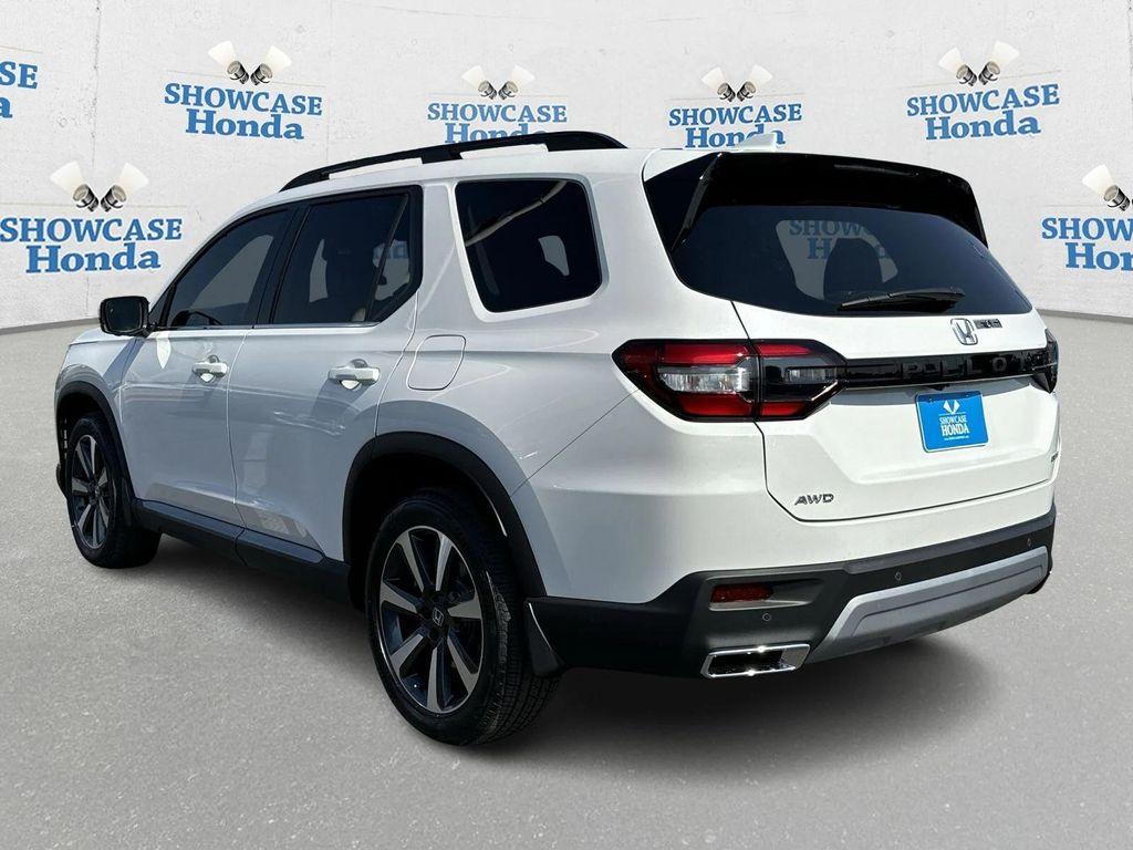 new 2025 Honda Pilot car, priced at $51,138