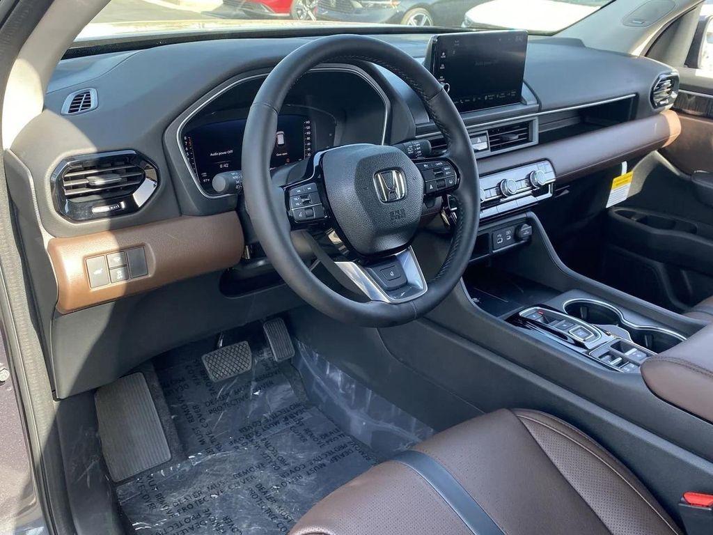new 2025 Honda Pilot car, priced at $51,138
