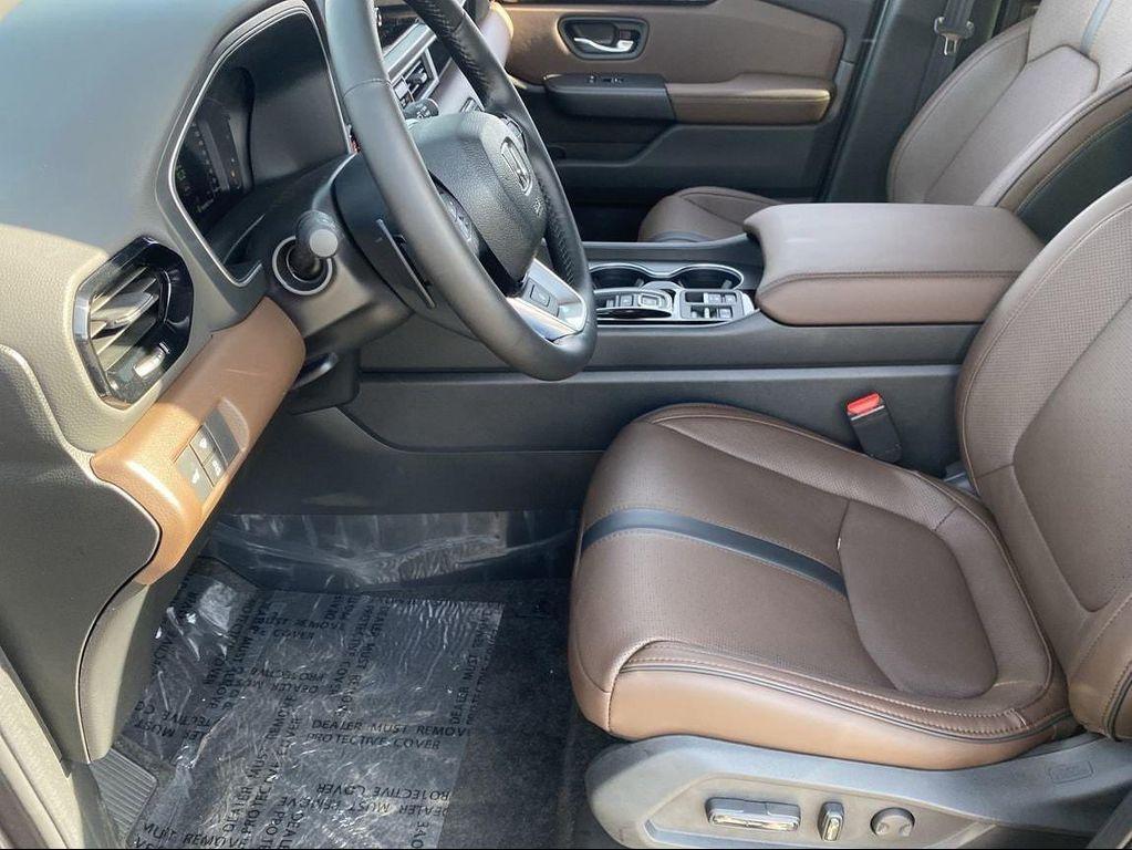 new 2025 Honda Pilot car, priced at $51,138