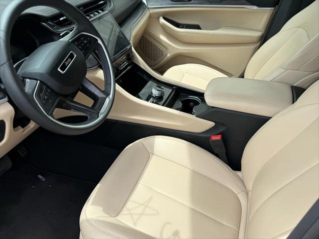 used 2024 Jeep Grand Cherokee car, priced at $37,900
