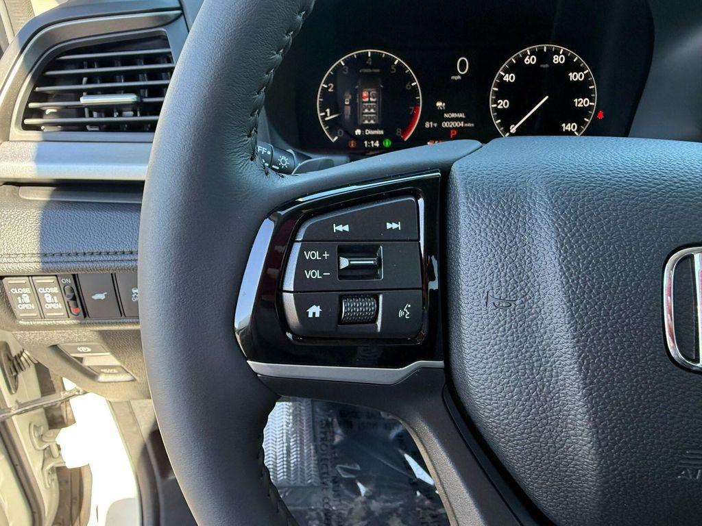 used 2025 Honda Odyssey car, priced at $39,700