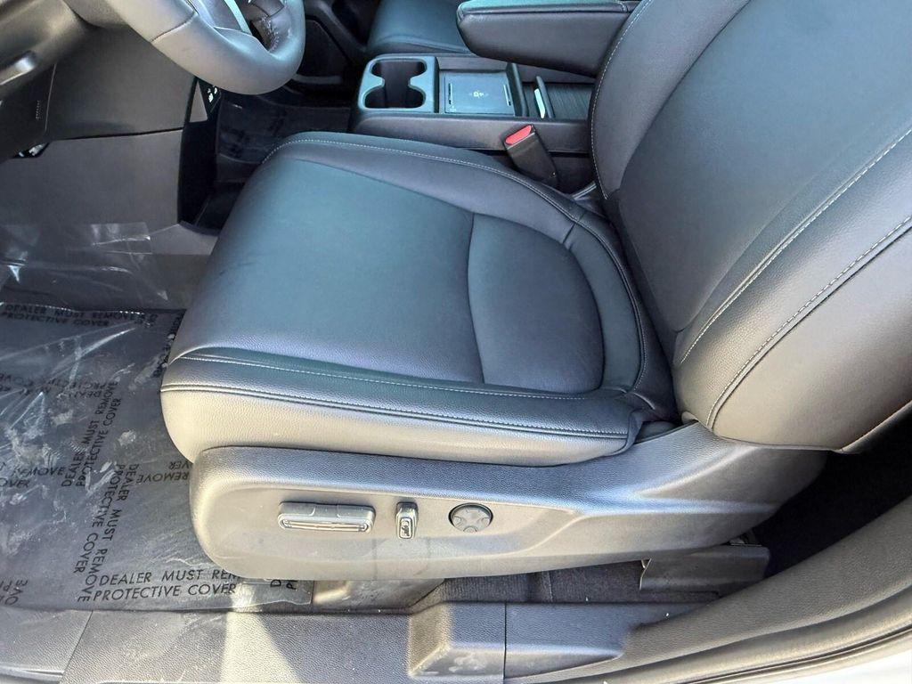 used 2025 Honda Odyssey car, priced at $39,700