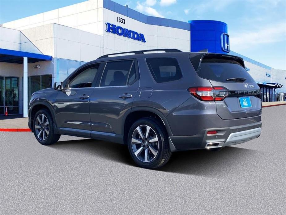 new 2025 Honda Pilot car, priced at $44,596