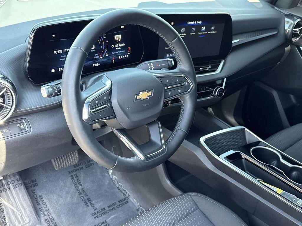 used 2025 Chevrolet Equinox car, priced at $25,400