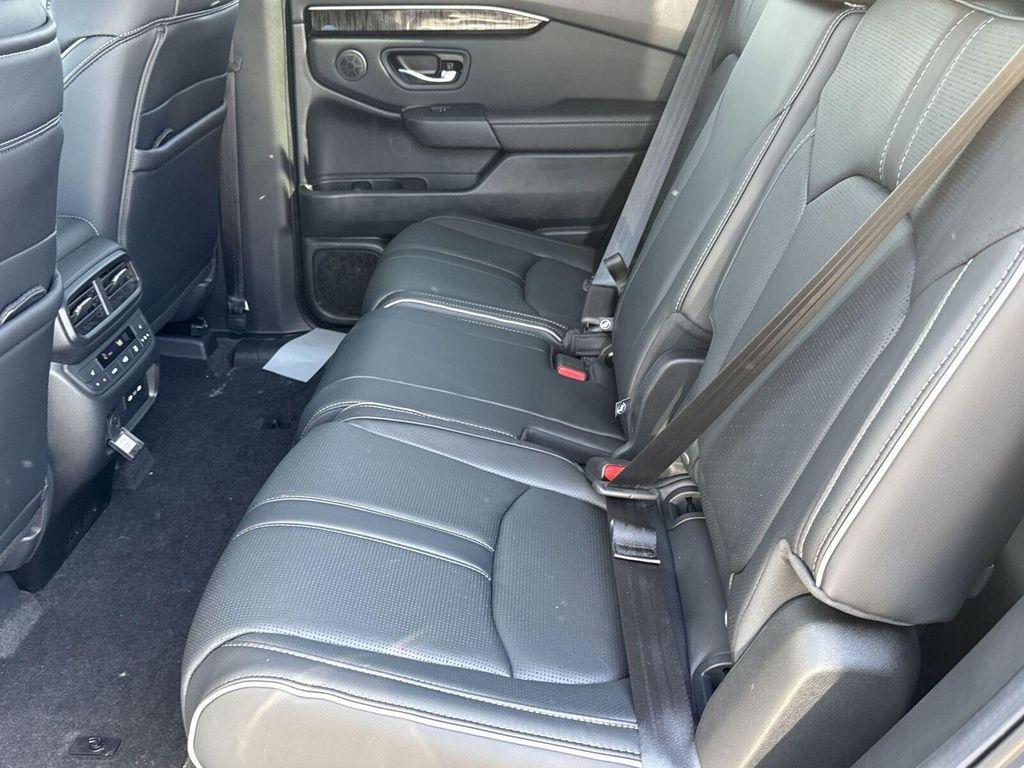 new 2025 Honda Pilot car, priced at $51,138