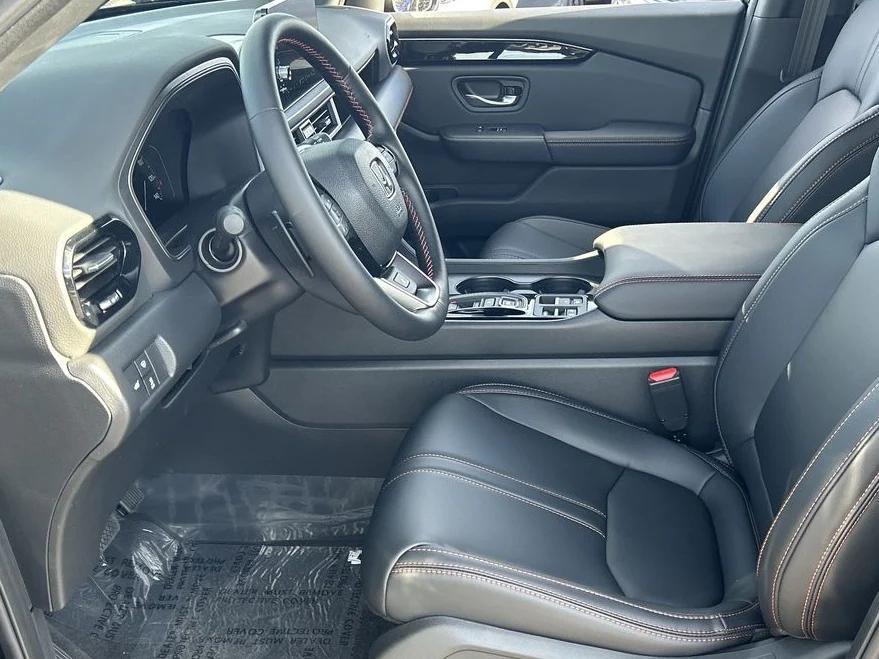 new 2025 Honda Pilot car, priced at $48,974