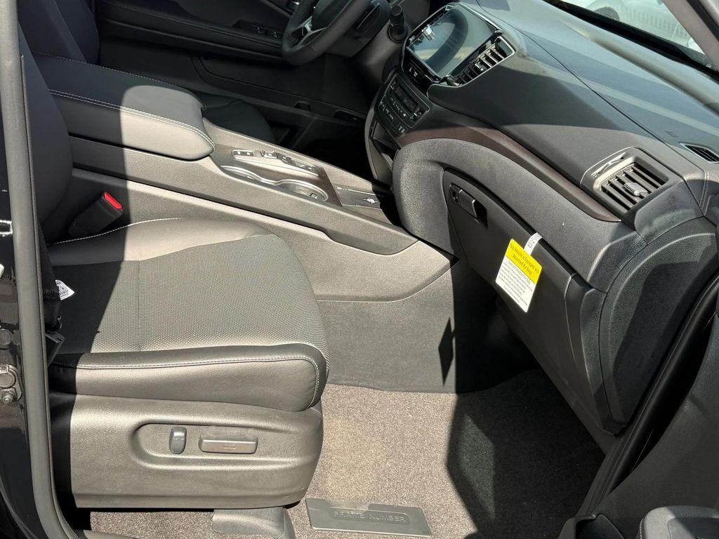 new 2025 Honda Ridgeline car, priced at $42,357