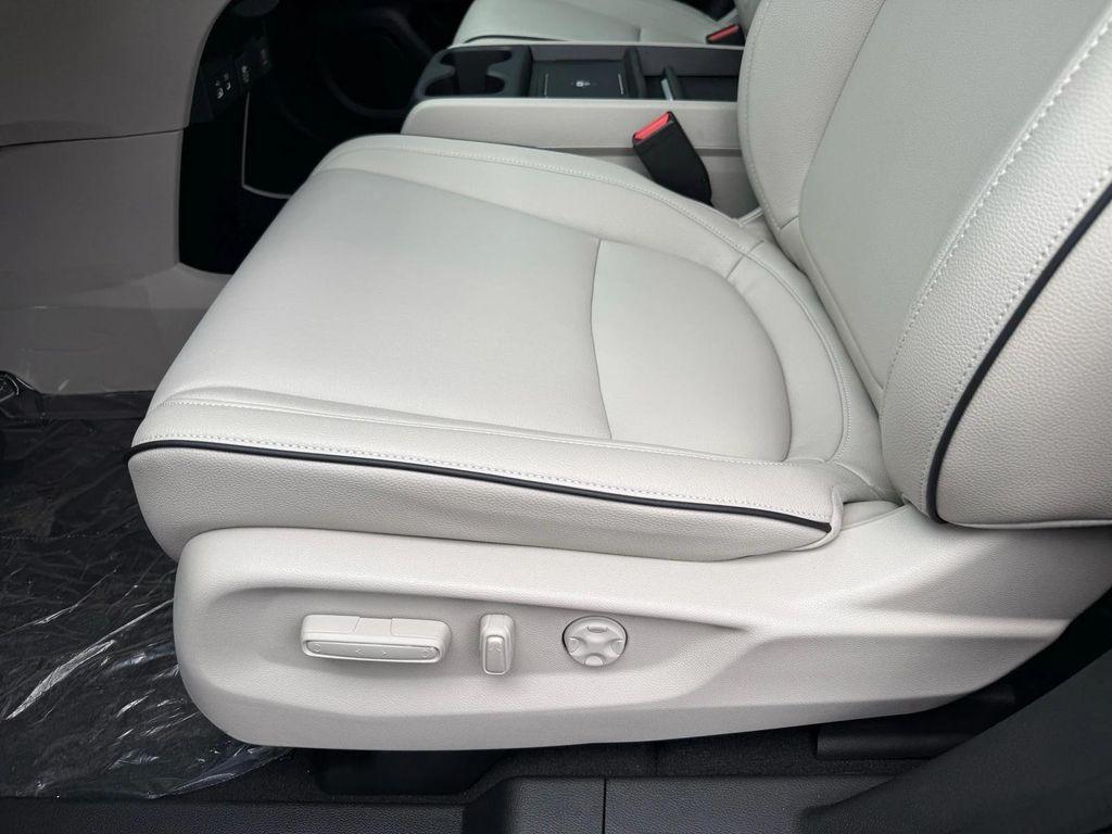 new 2026 Honda Odyssey car, priced at $50,020