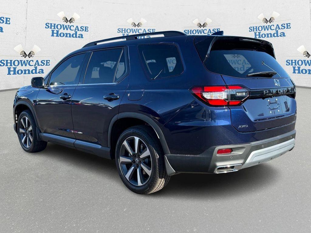 new 2025 Honda Pilot car, priced at $47,735