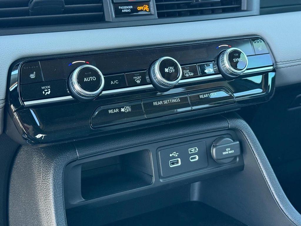 new 2025 Honda Pilot car, priced at $47,735