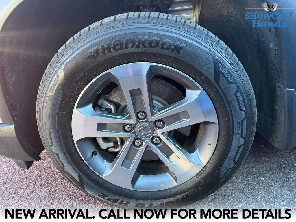 used 2025 Honda Pilot car, priced at $37,900