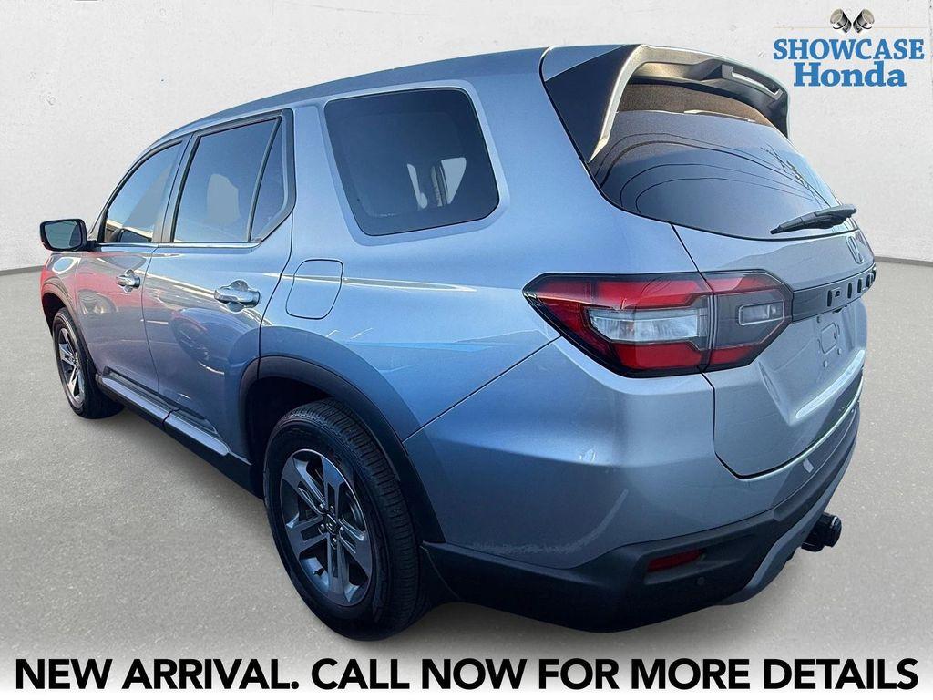 used 2025 Honda Pilot car, priced at $37,900