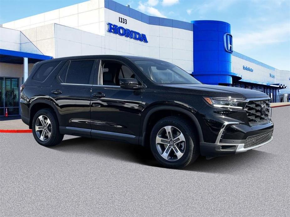 new 2025 Honda Pilot car, priced at $44,218