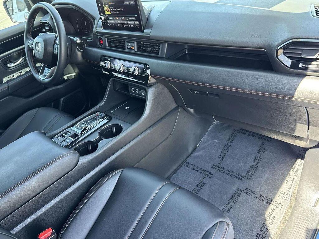 used 2025 Honda Pilot car, priced at $44,700