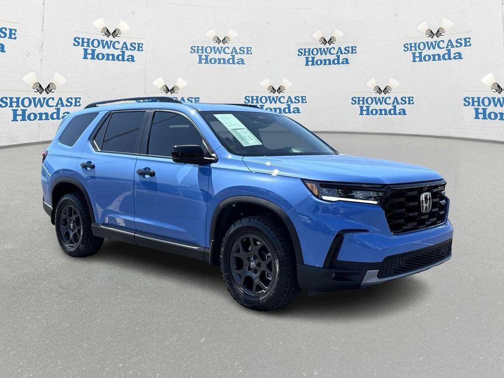 used 2025 Honda Pilot car, priced at $44,700