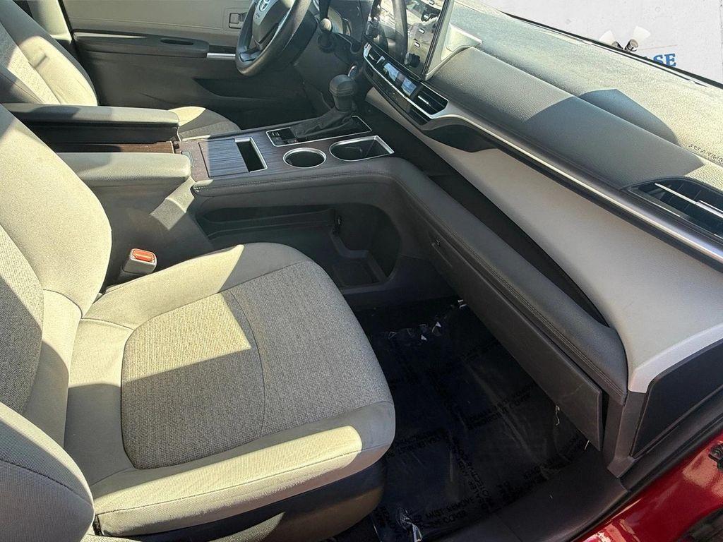 used 2024 Toyota Sienna car, priced at $38,400