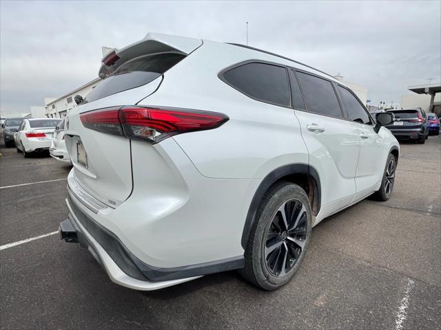 used 2022 Toyota Highlander car, priced at $31,300