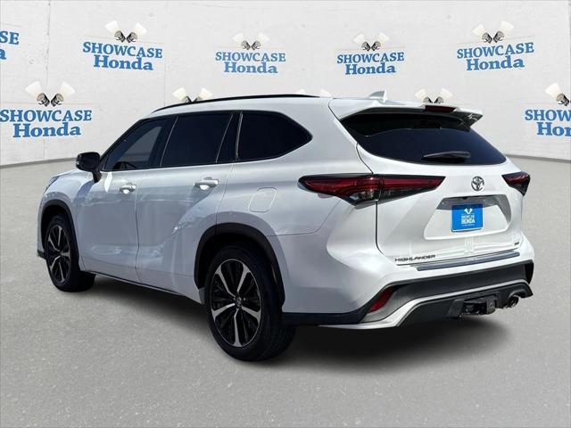 used 2022 Toyota Highlander car, priced at $30,200
