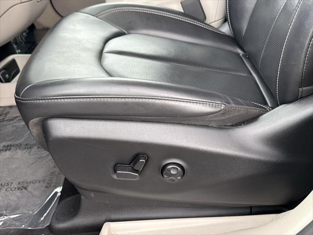 used 2023 Chrysler Pacifica Hybrid car, priced at $27,900