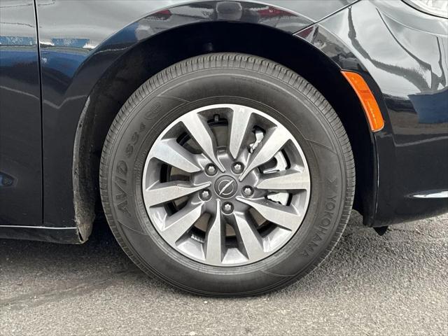 used 2023 Chrysler Pacifica Hybrid car, priced at $27,900