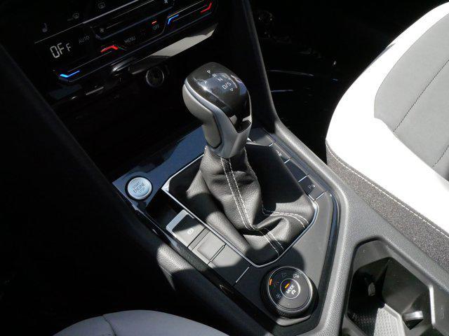 new 2025 Volkswagen Taos car