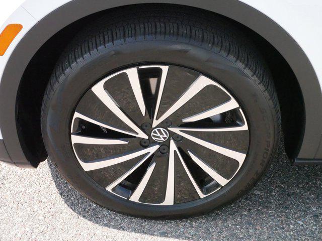 used 2024 Volkswagen ID.4 car, priced at $26,998
