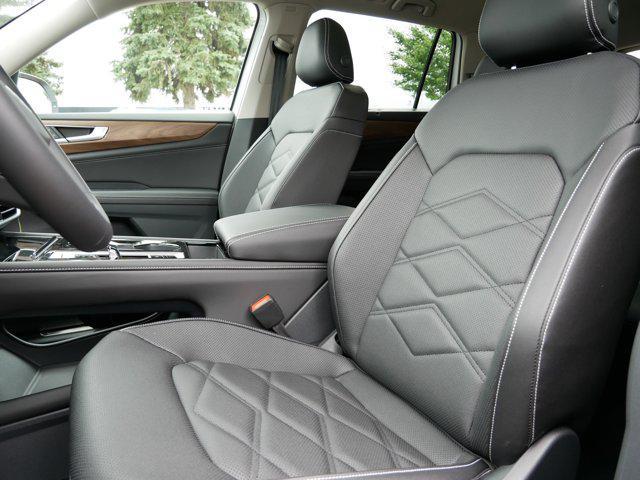 new 2025 Volkswagen Atlas car, priced at $45,045