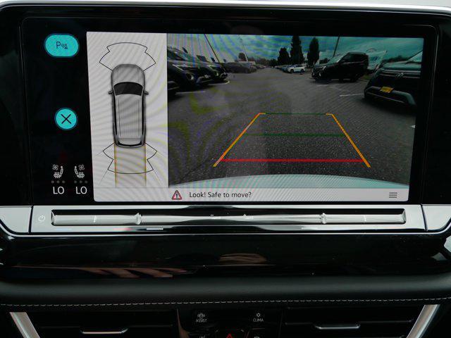 new 2025 Volkswagen Atlas car, priced at $45,045