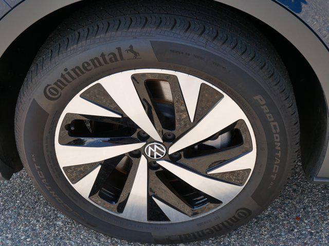 used 2023 Volkswagen ID.4 car, priced at $25,998