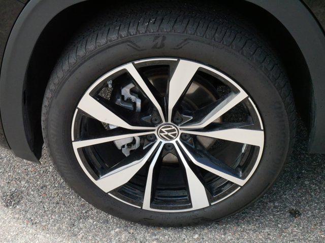 used 2024 Volkswagen Atlas car, priced at $44,998