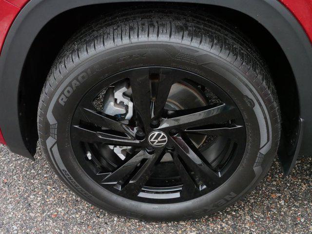 used 2025 Volkswagen Atlas Cross Sport car, priced at $42,998