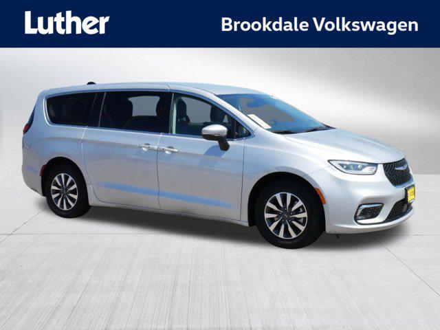 used 2023 Chrysler Pacifica Hybrid car, priced at $24,998