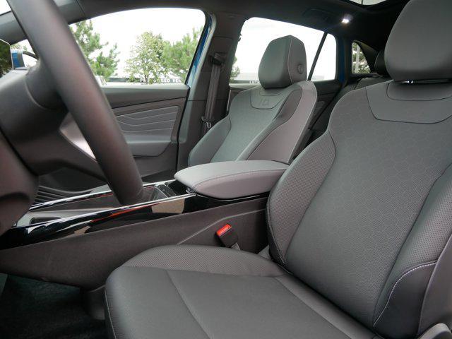 new 2025 Volkswagen ID.4 car, priced at $51,261