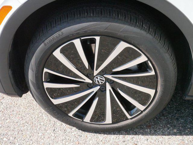 used 2024 Volkswagen ID.4 car, priced at $27,998