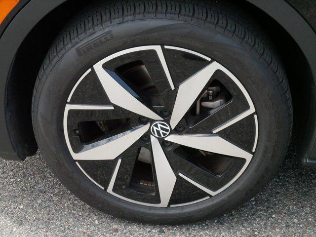 used 2023 Volkswagen ID.4 car, priced at $29,998